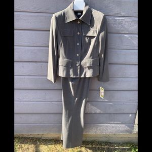 Bianca Nygara Women’s Petite Gray Pant Suit Sz 8